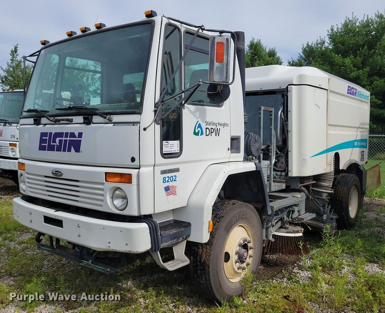 2002 Sterling SC8000 street sweeper truck - DR4315