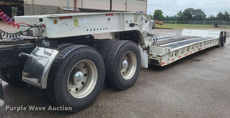 2006 XL 110CHDG lowboy equipment trailer - DR4902