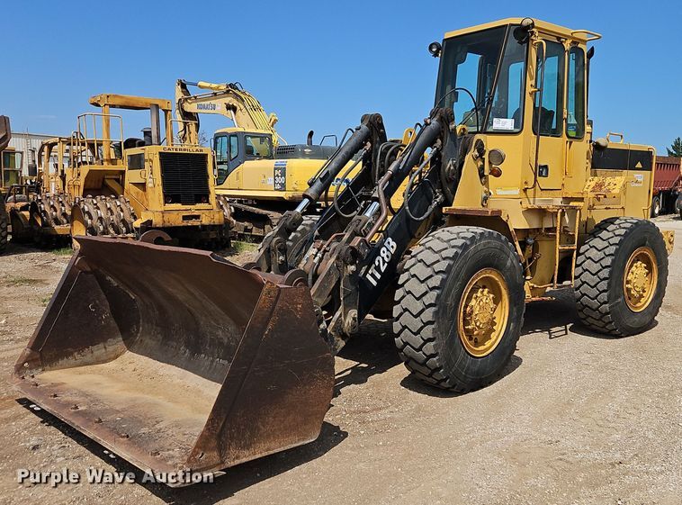 1990 Caterpillar  IT28B wheel loader - DR8716