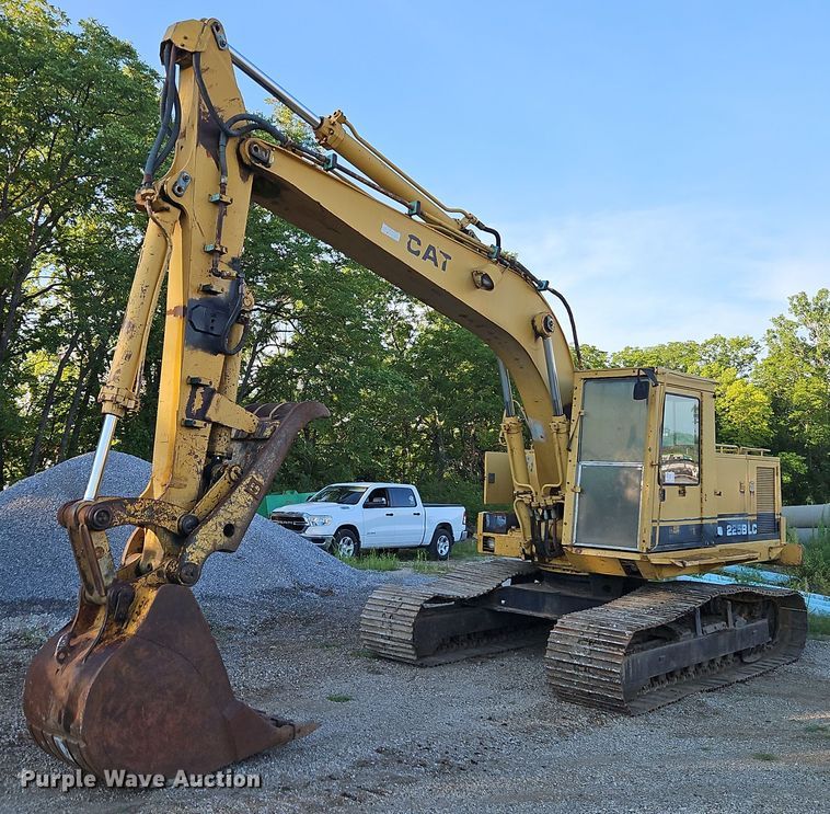 1989 Caterpillar  225B LC excavator - DR8723