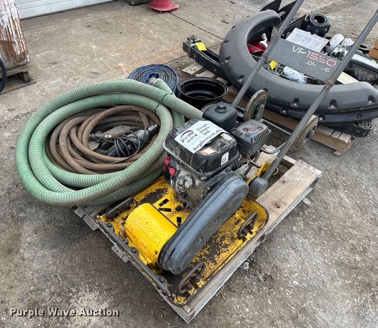 Wacker Neuson plate compactor - DS4217