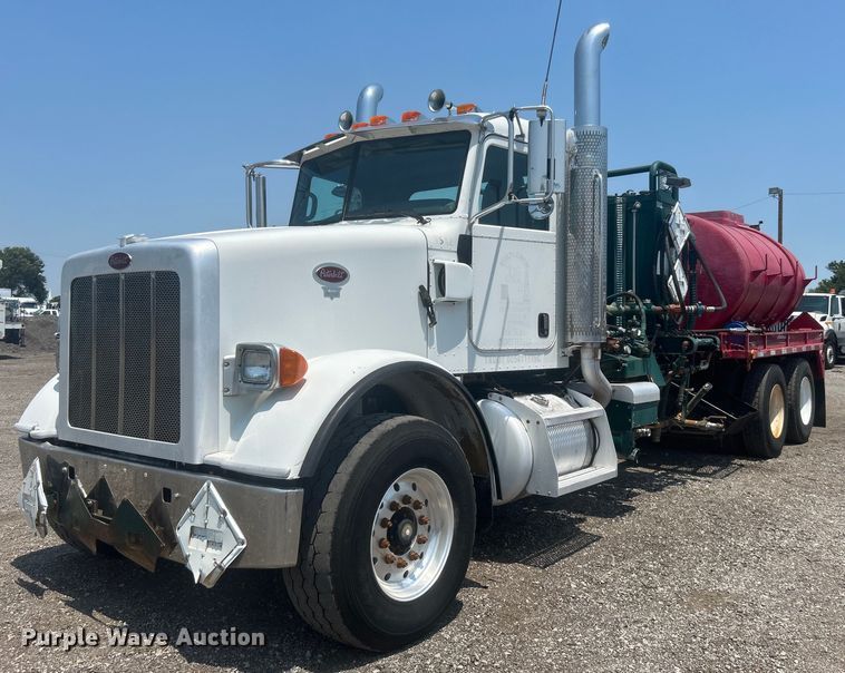 2008 Peterbilt  365 oilfield acidizing pump truck - EG0825