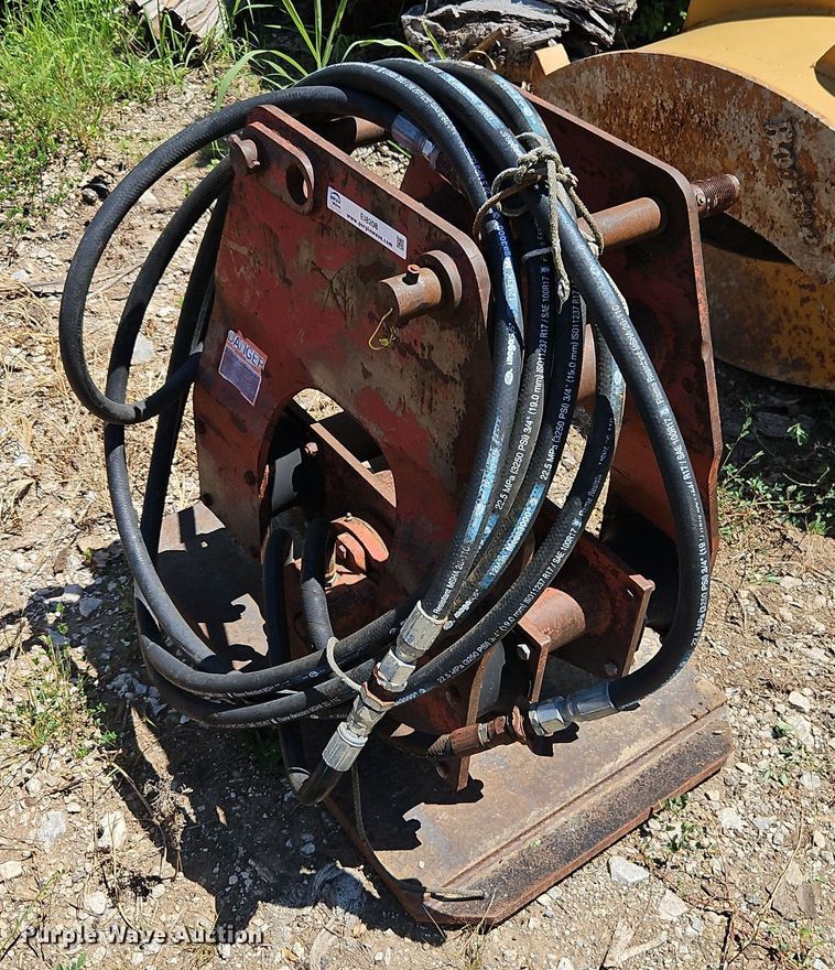 Backhoe plate compactor  - EI8208