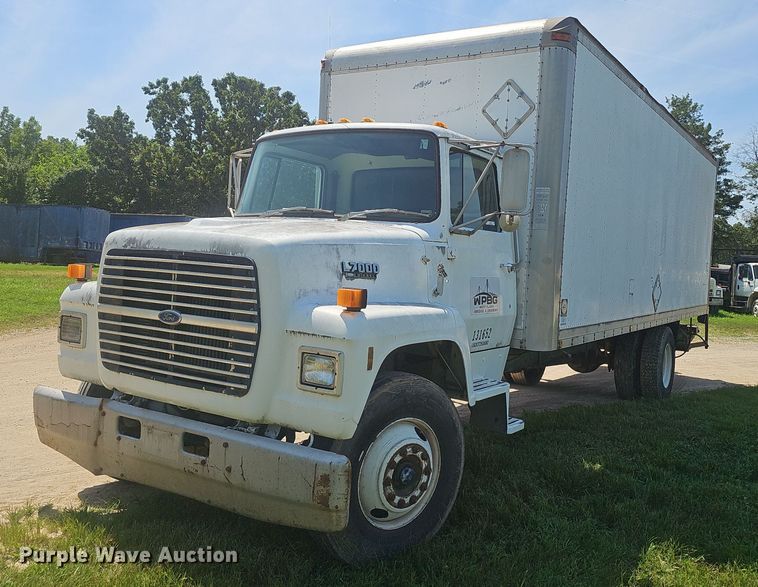 1990 Ford L7000 box truck - EJ5788