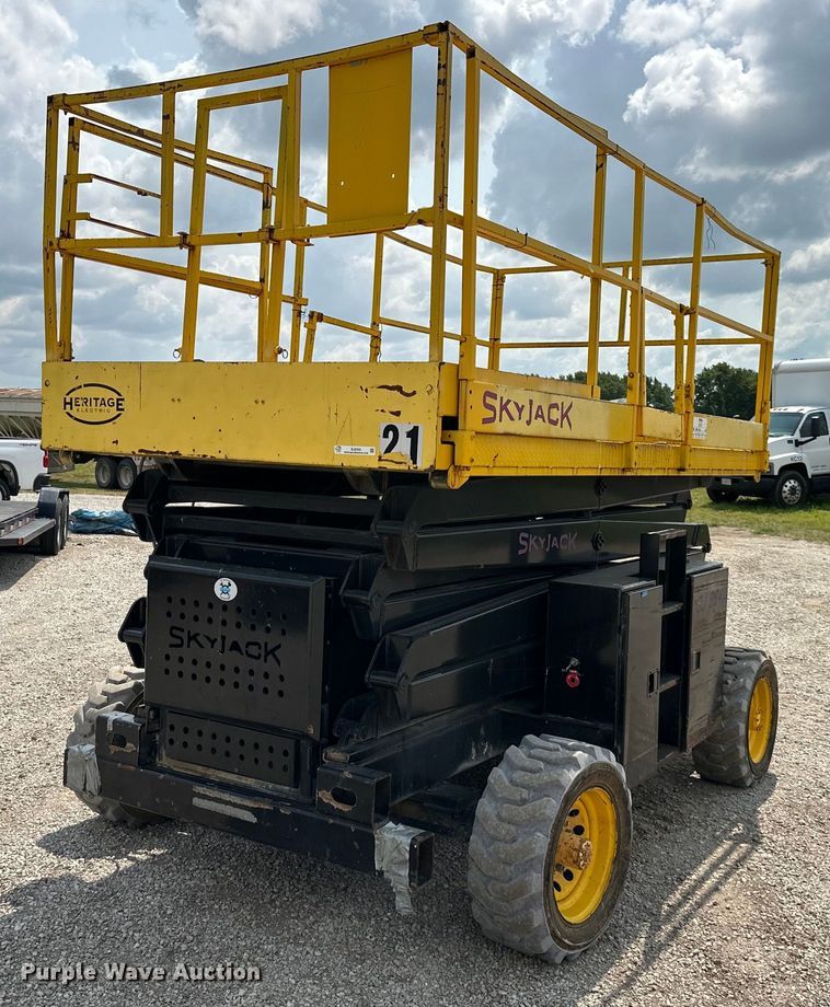 1999 Skyjack SJ8841 scissor lift - EJ6392