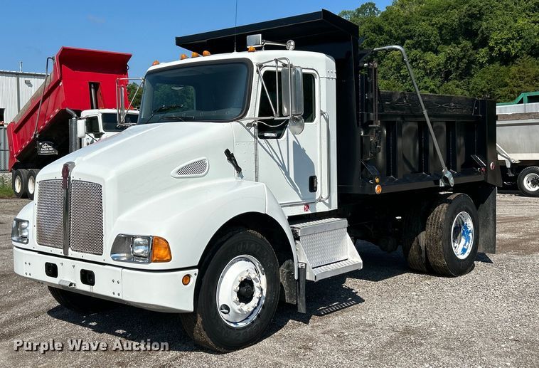 2005 Kenworth  T300 dump truck - EK4917