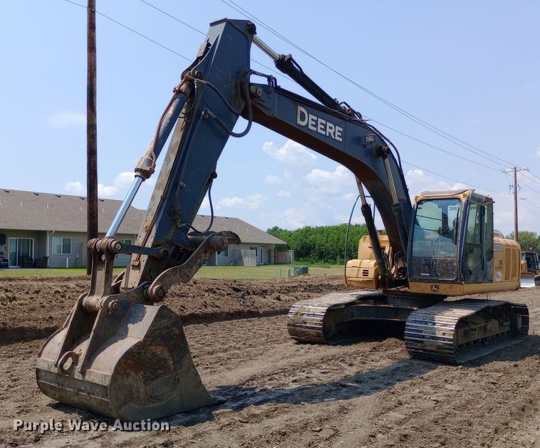 2007 John Deere 200D LC excavator - NY9356
