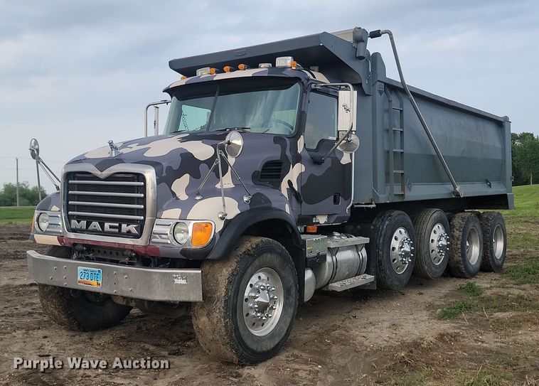 2004 Mack  CV713 dump truck - OD9627
