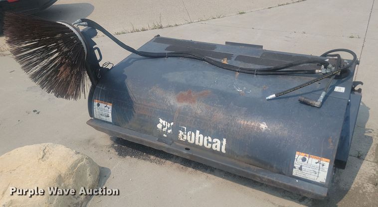 Bobcat  skid steer sweeper - OD9636