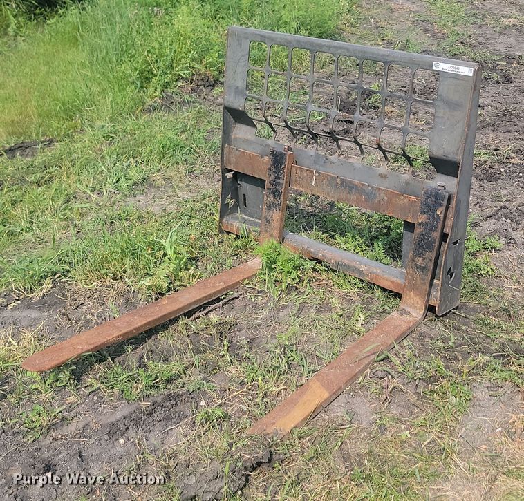 48" L skid steer forks - OD9643