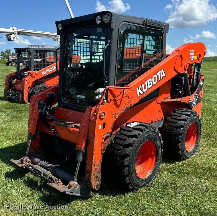 2019 Kubota SSV75 skid steer loader - OF9859