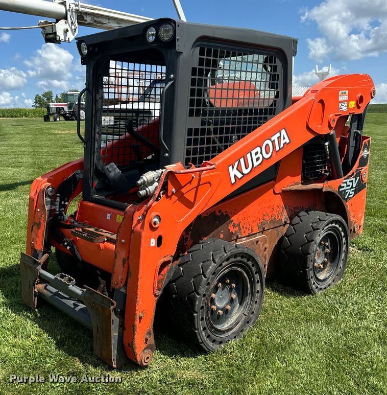 2016 Kubota SSV75 skid steer loader - OF9860