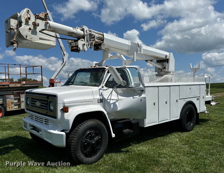 1983 Chevrolet  C70 bucket truck - OF9861
