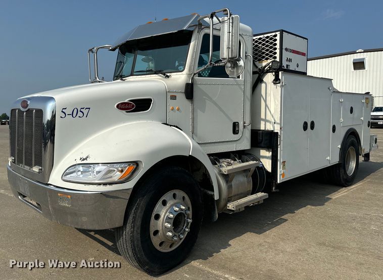 2013 Peterbilt 337 utility / service truck - OF9891