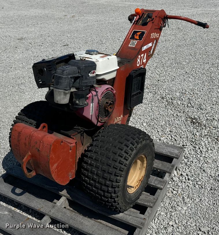 Ditch Witch 100SX vibratory cable plow - OG9576
