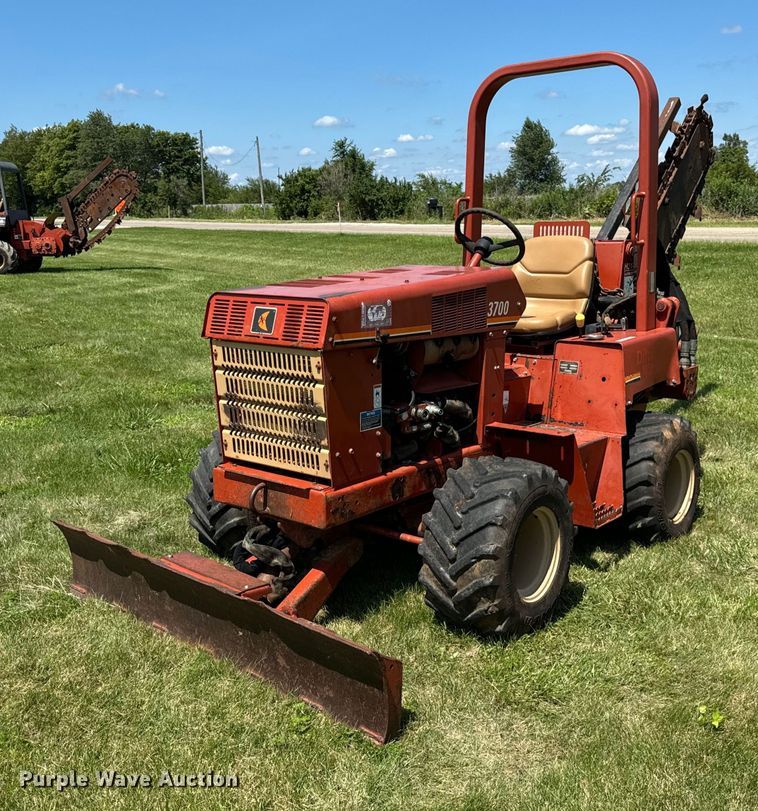2004 Ditch Witch 3700 trencher - OG9579