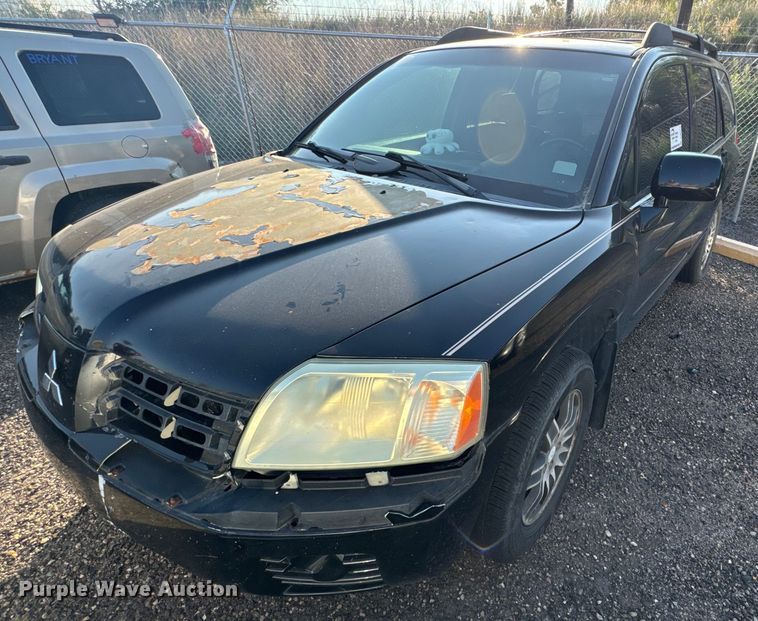 2004 Mitsubishi  Endeavor SUV - DQ6914