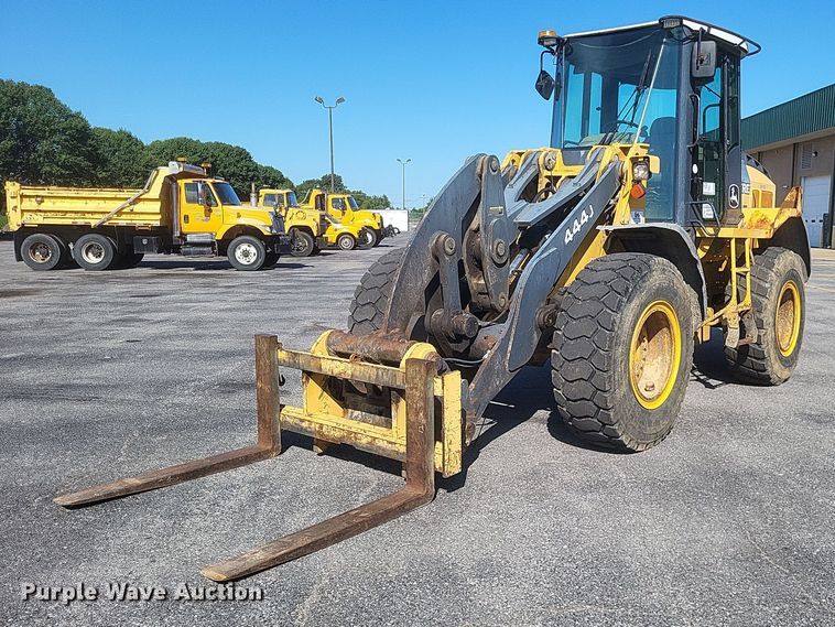 2005 John Deere  444J wheel loader - DR4890
