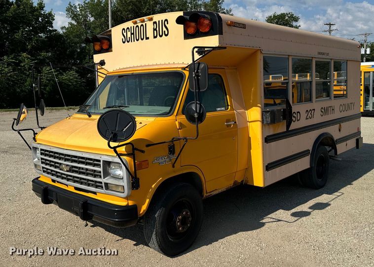 1994 Chevrolet  G30 school bus - DX3472