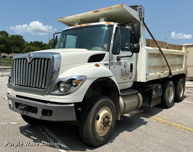 2011 International 7400 dump truck - EG0523