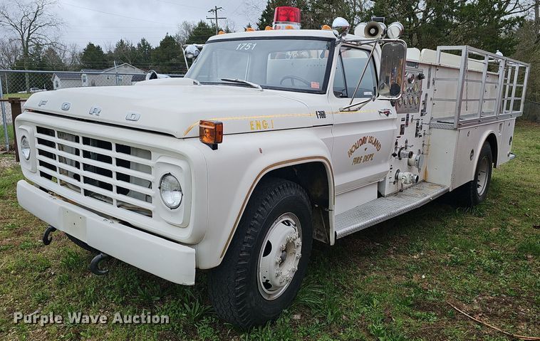 1974 Ford F750 pumper fire truck - EJ5781