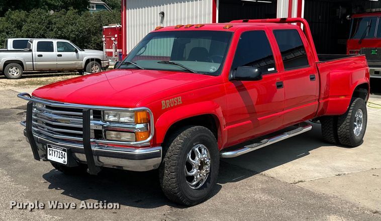 1999 Chevrolet  K3500 Crew Cab pickup truck - LR9413