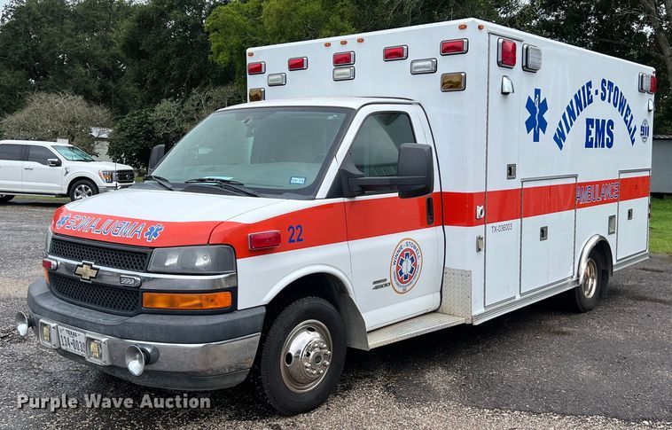 2015 Chevrolet  4500 ambulance - LV9027