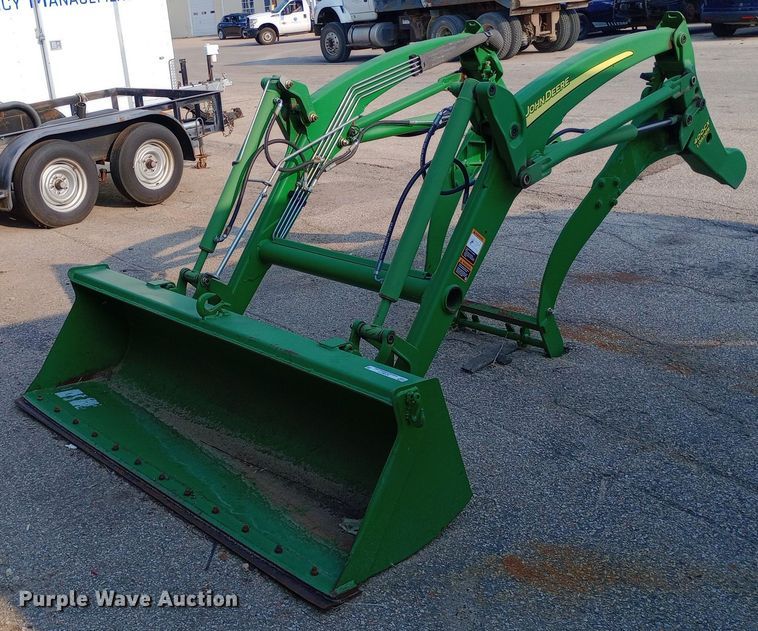 2011 John Deere 400CX loader - NY9377