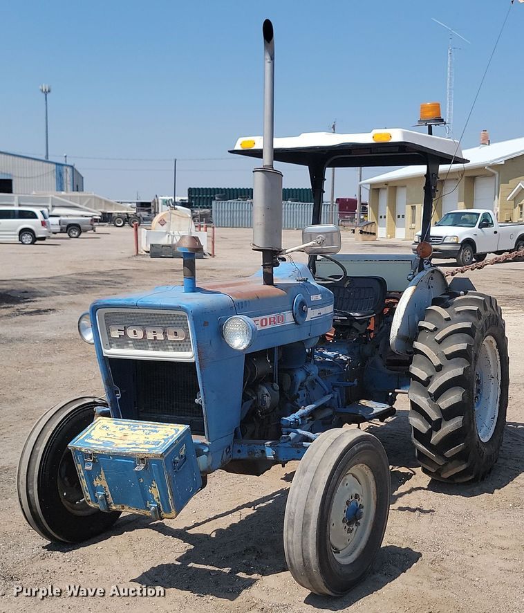 1971 Ford 2000 tractor - OD9662