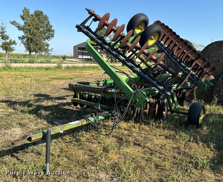 John Deere 235 tandem off-set disk - DQ6932