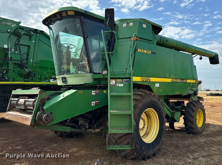 1998 John Deere 9610 combine - DU3021