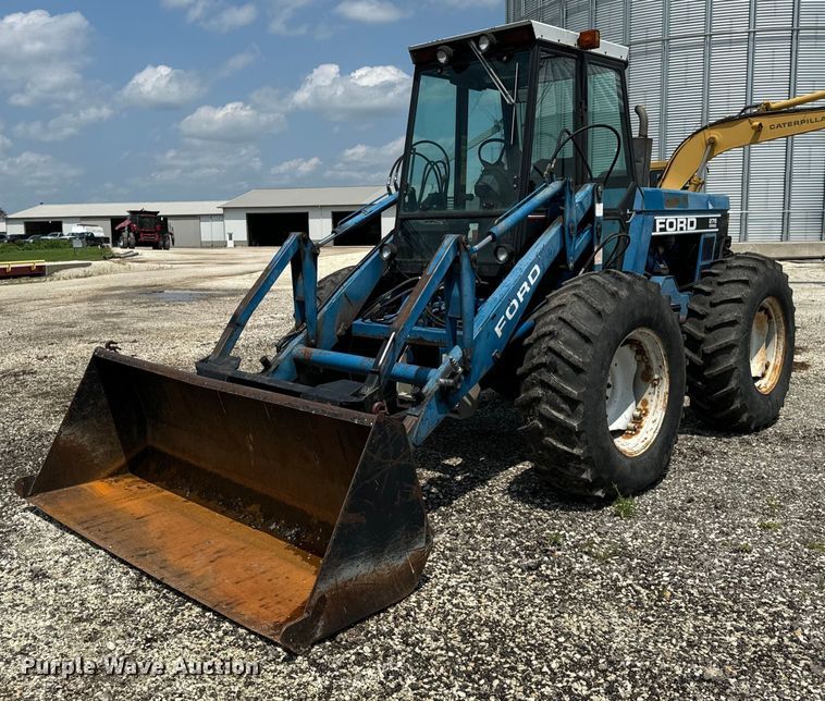 1989 Ford Versatile 276 4WD bi-directional tractor - DV5828