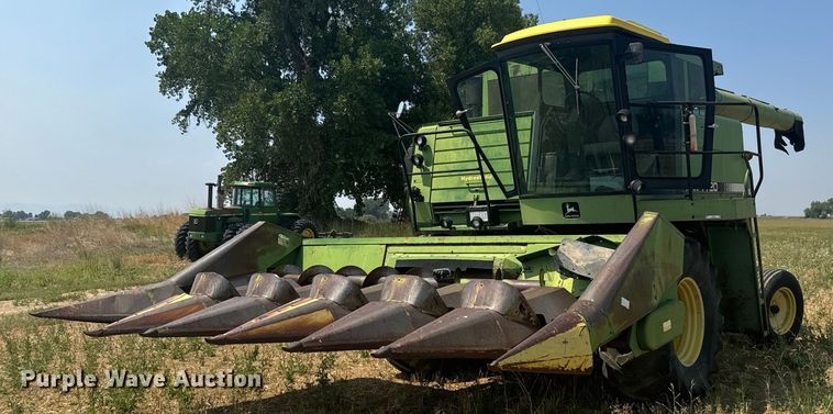 1980 John Deere  7720 combine - DX3522