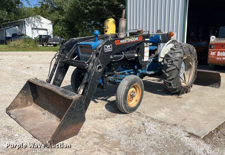 1972 Ford 3000 tractor - EK8879