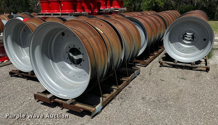 (43) Titan 42xDD16 combine wheels - MU9884