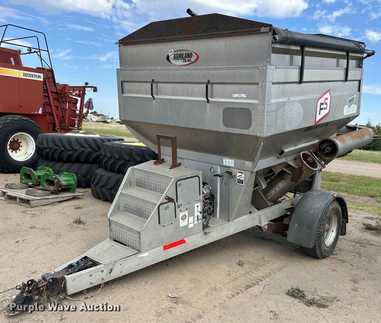 Unverferth fertilizer tender - OM9508