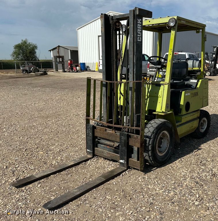 Clark GPS20MB forklift - OM9524
