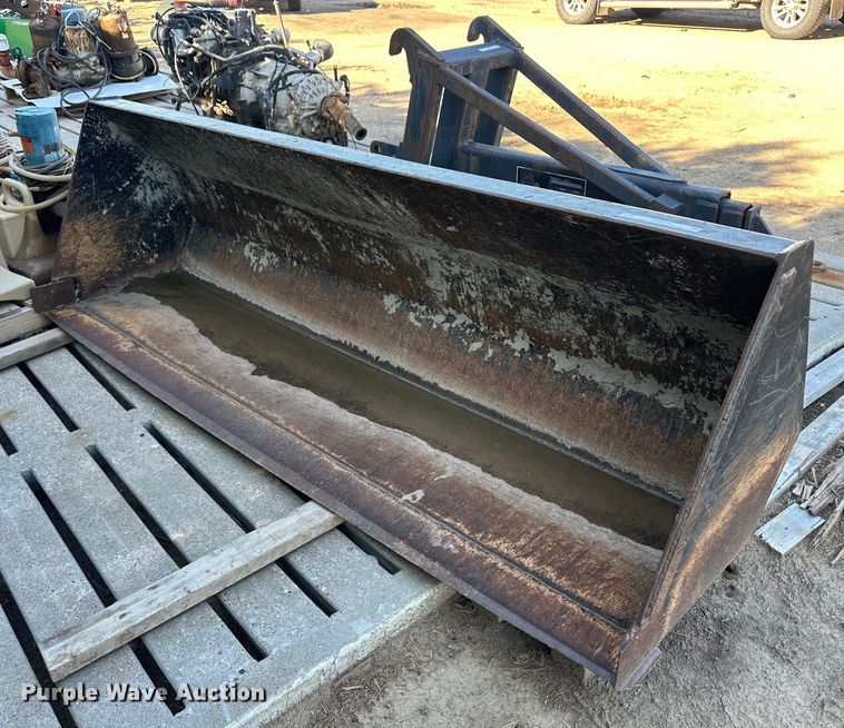 Lull Skytrak 7110744 telehandler bucket - OM9591