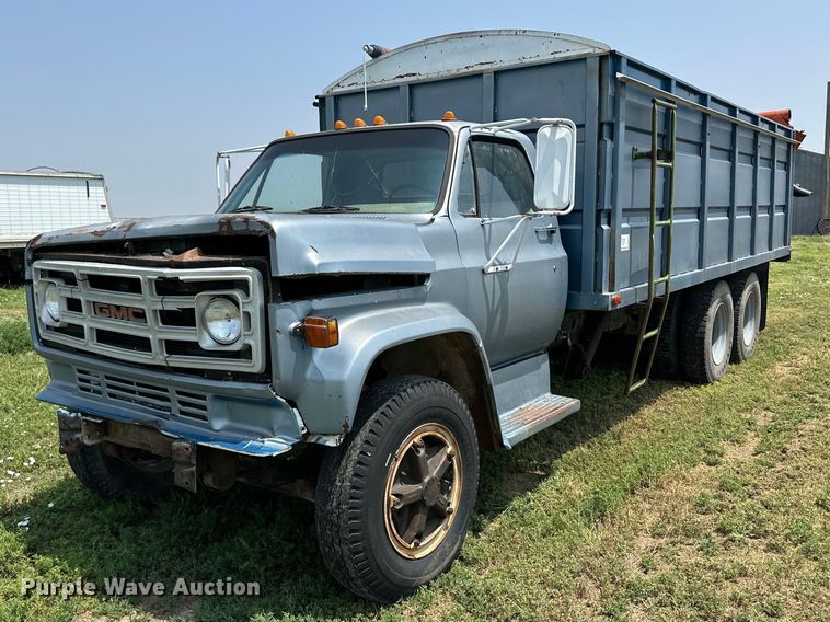 1975 GMC 6500 grain truck - DM2725