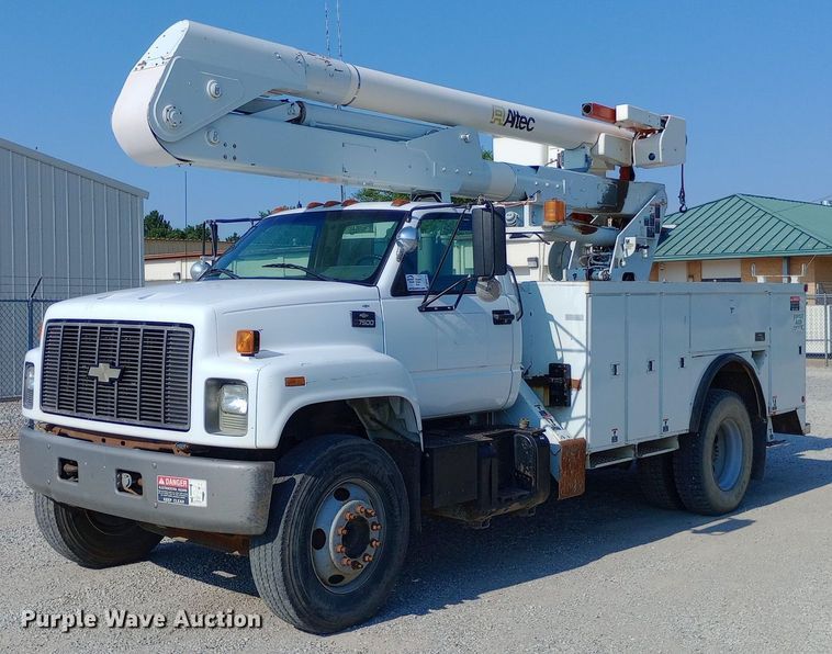 1997 Chevrolet C7500 bucket truck - DP1273