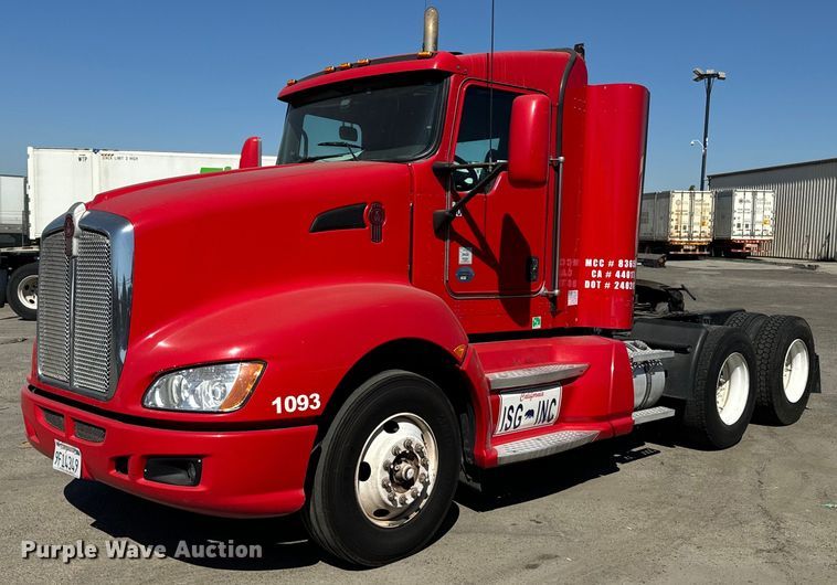 2014 Kenworth T660 semi truck - EI4028