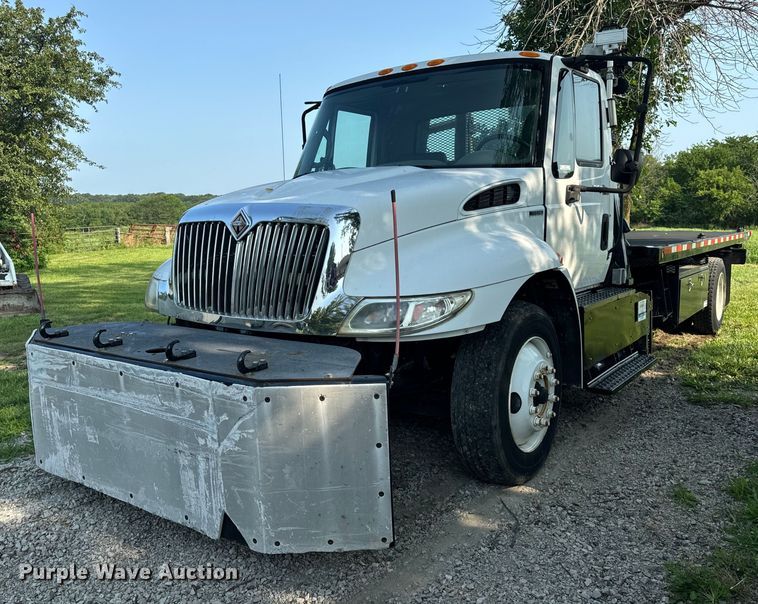 2009 International  DuraStar 4300  rollback truck - OF9791