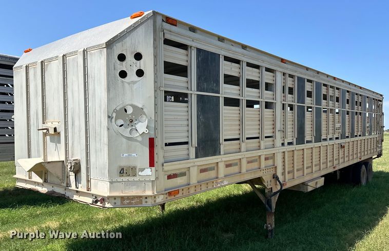 1997 Barrett livestock trailer - OM9501