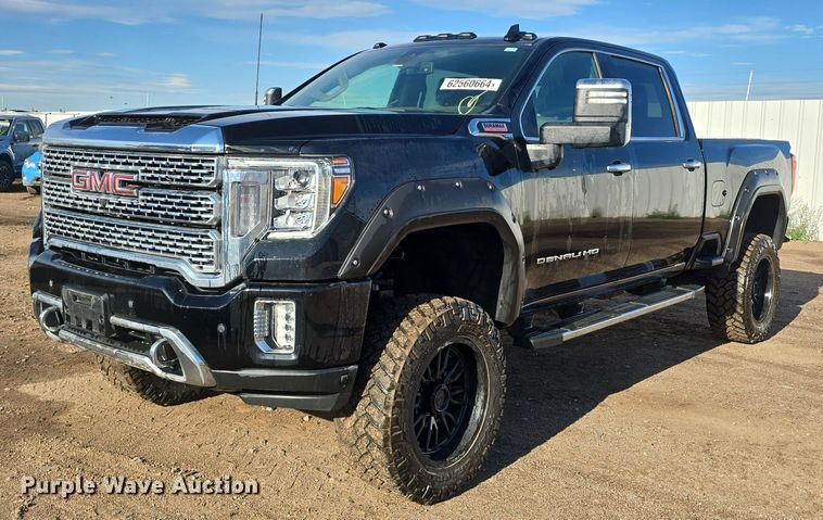 2022 GMC Sierra 2500HD Denali Crew Cab pickup truck - DQ6950