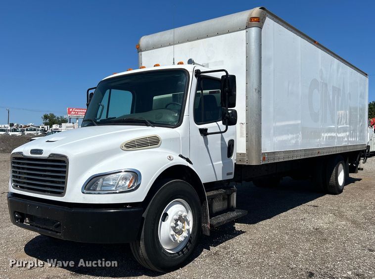 2010 Freightliner  Business Class M2 box truck - EG0905