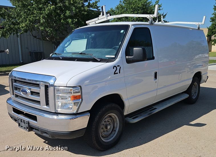 2013 Ford E250 van - EI4001