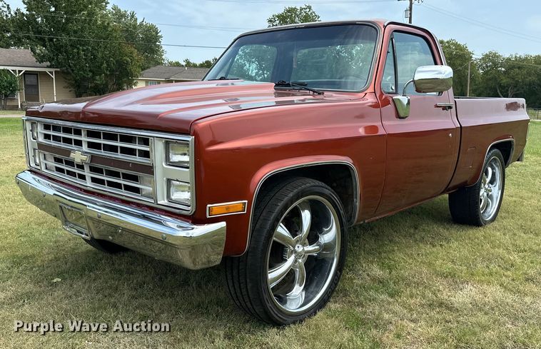 1986 Chevrolet  C10 pickup truck - EJ4476