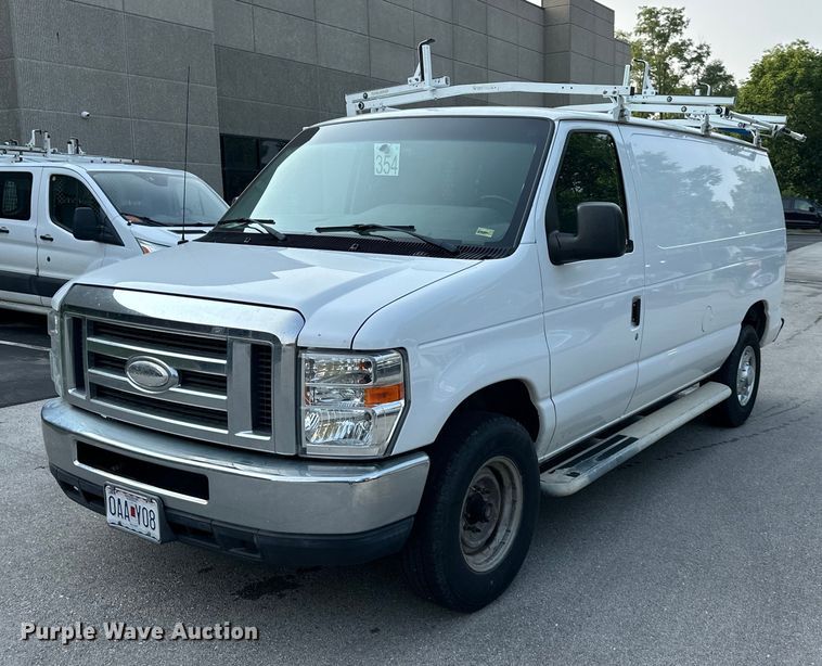 2014 Ford  E250 Super Duty van - EJ6419
