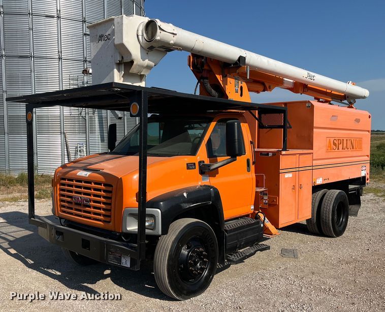 2006 GMC C7500 forestry bucket truck - EK8861