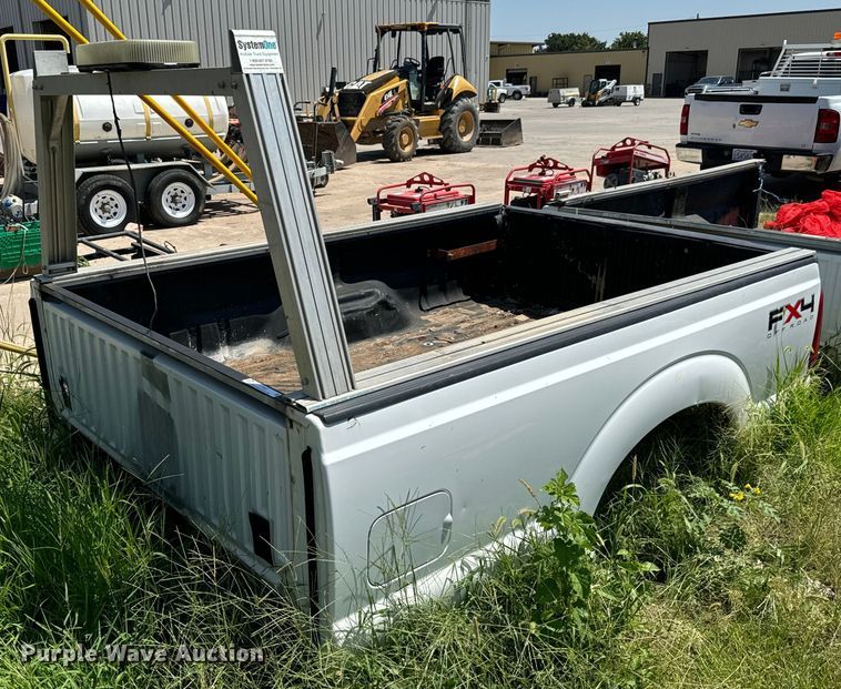 Ford pickup truck bed  - LF9931